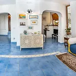Casa Olivegrove ماسّا لوبْرينسِ